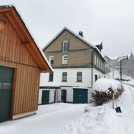 Grimme - 350m2, 18 Betten - Mit Indoorspielplatz, Pool, Grosser Terrasse, Grill, Sauna, Kicker, Dart, Uvm - Ideal Fuer Familien Шмалленберг